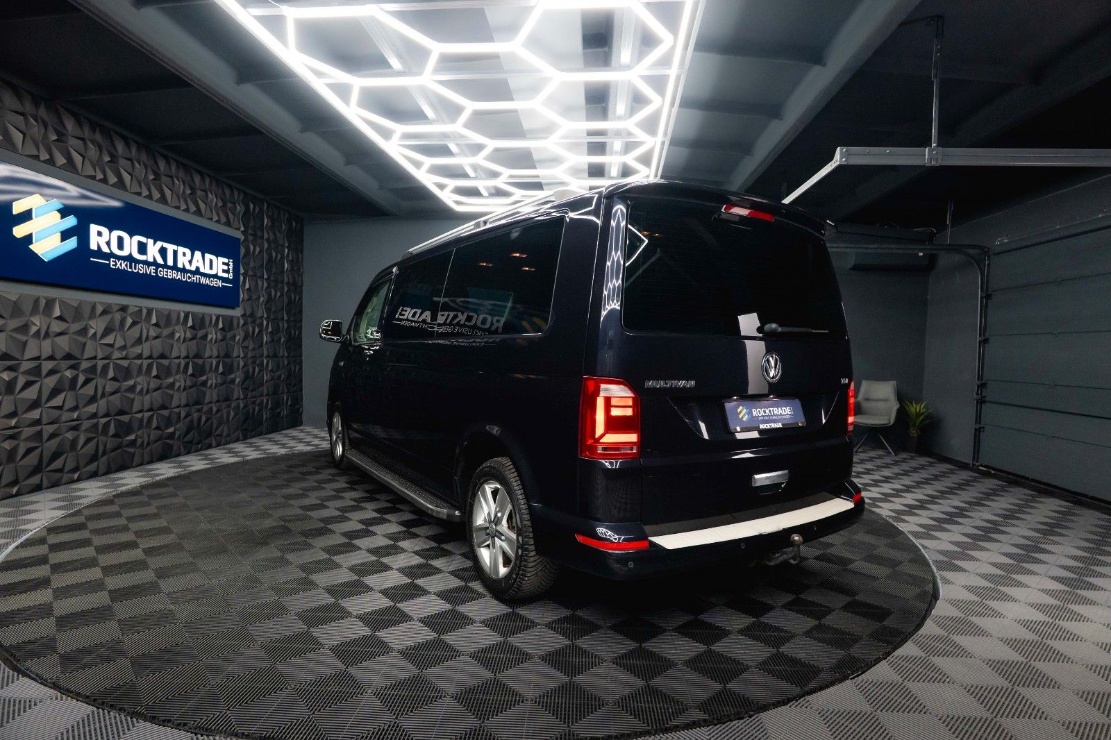 Fahrzeugabbildung Volkswagen T6 Multivan 2.0 TDI DSG Lang *ACC*CarPlay*DAB*