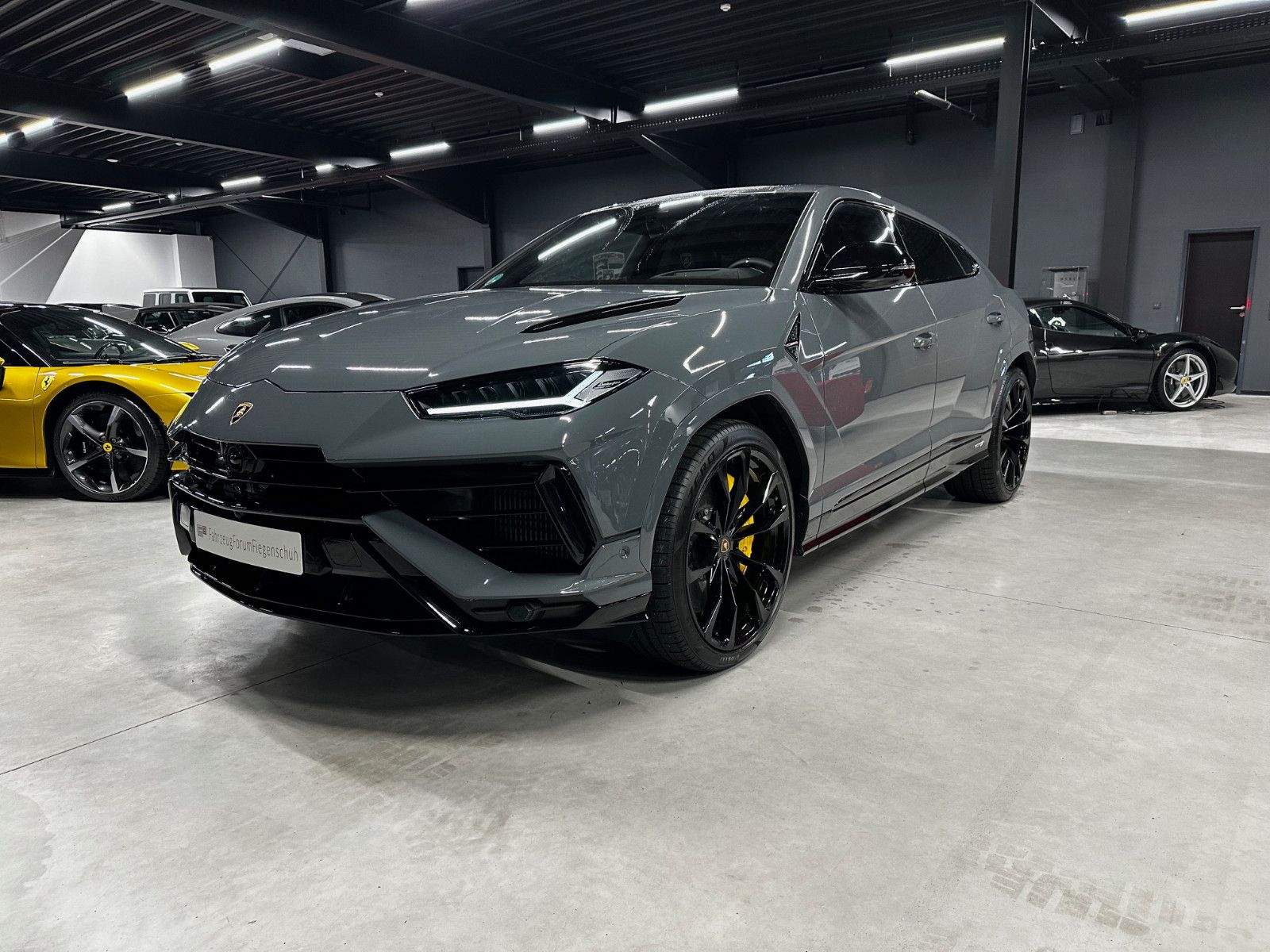 Fahrzeugabbildung Lamborghini Urus S, Pano, 3D, Massage+Belüft.,23 Zoll