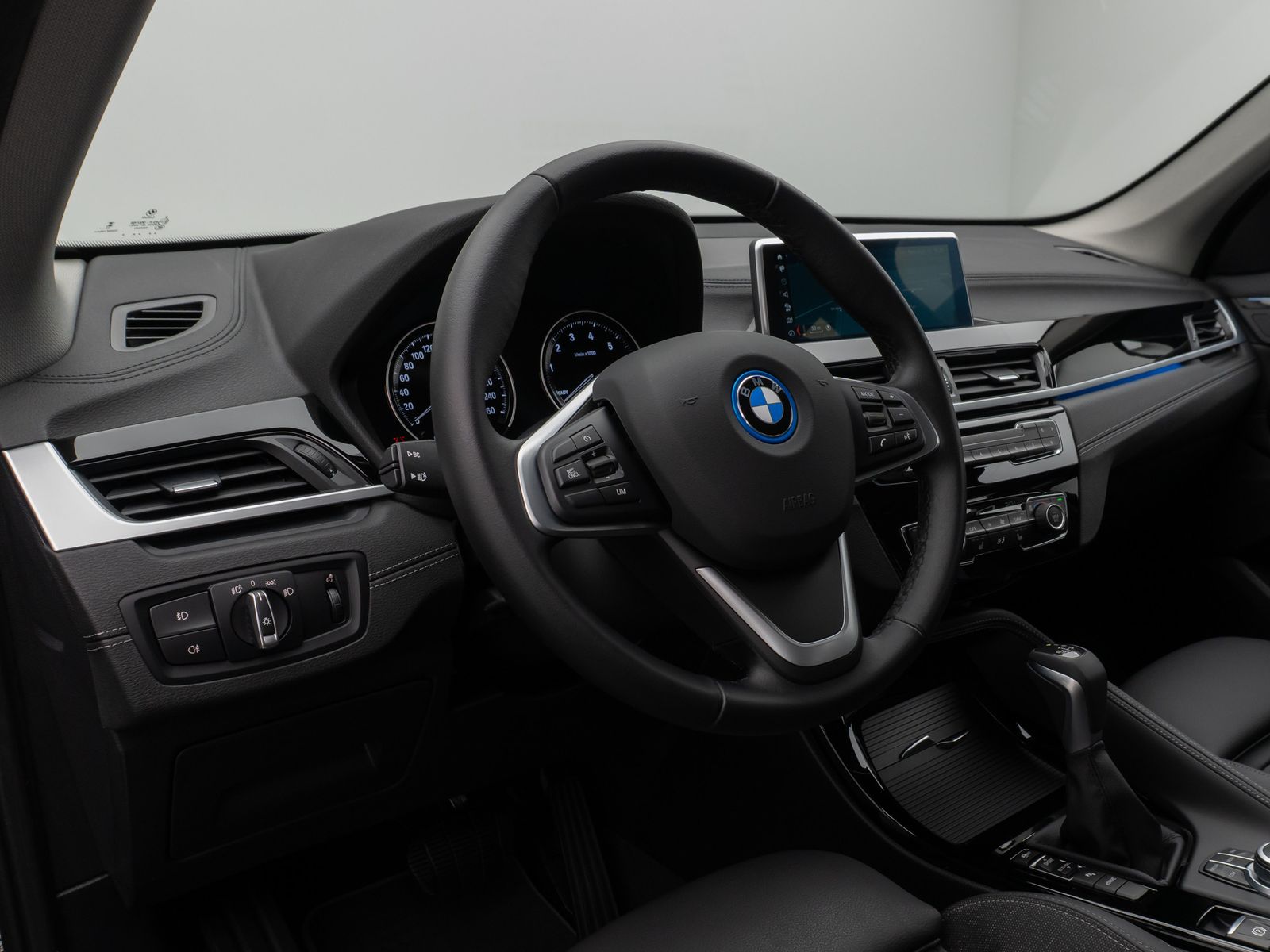 Fahrzeugabbildung BMW X1 xD25e Sport Line Kamera DAB Geschwindigkeitsr