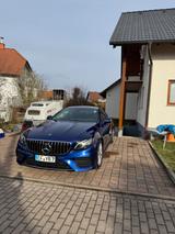 Mercedes-Benz E 200 Autom. Hybrit 145kw - Mercedes-Benz E 200 mit Benzin-Antrieb: Blau