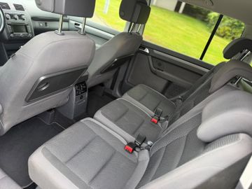 Volkswagen Touran - 9