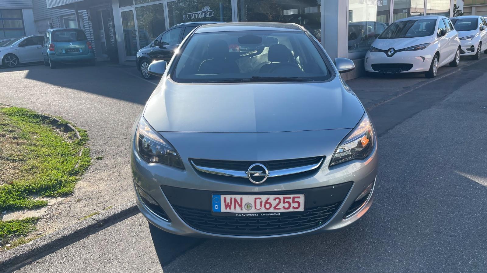 Opel Astra J Lim. 5-trg. Active