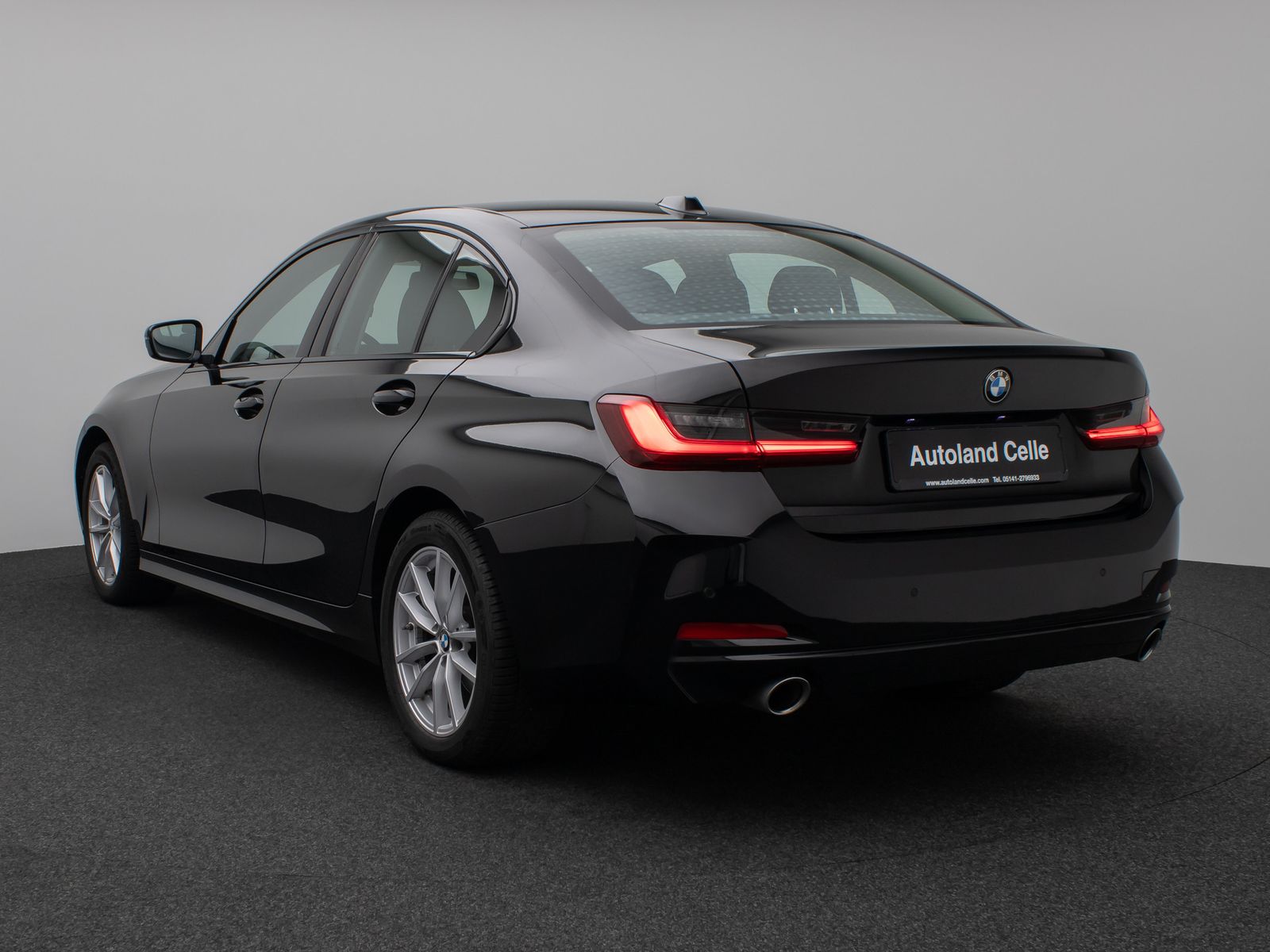 Fahrzeugabbildung BMW 318i DAB PDC Widscreen Geschwindigkeitsreg LED