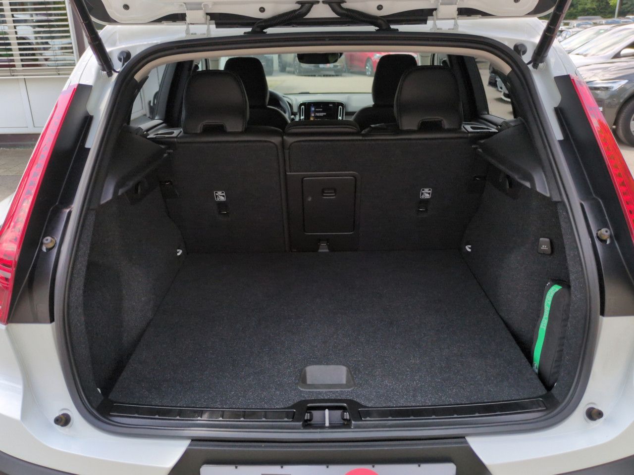 Volvo XC40 T3 Momentum Pro 2WD Automatik Bluetooth LED foto 23