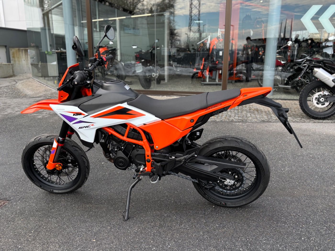 Fahrzeugabbildung KTM 390 SMC R 2026 Quickshifter+ inclusive