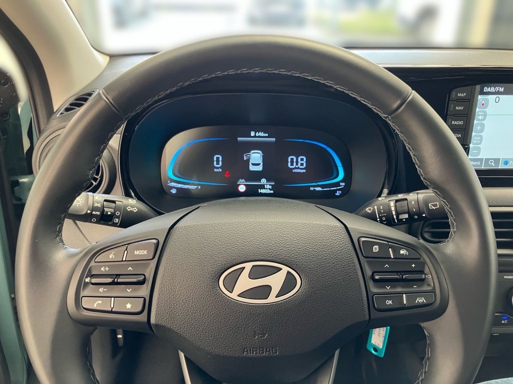 Fahrzeugabbildung Hyundai i10 1.0 Select Facelift Fernlichtass. Kam. Navi