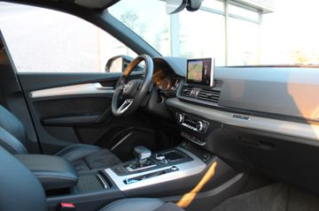 Fahrzeugabbildung Audi Q5 2.0 TFSI Quattro 2x S Line Matrix Pano 20"