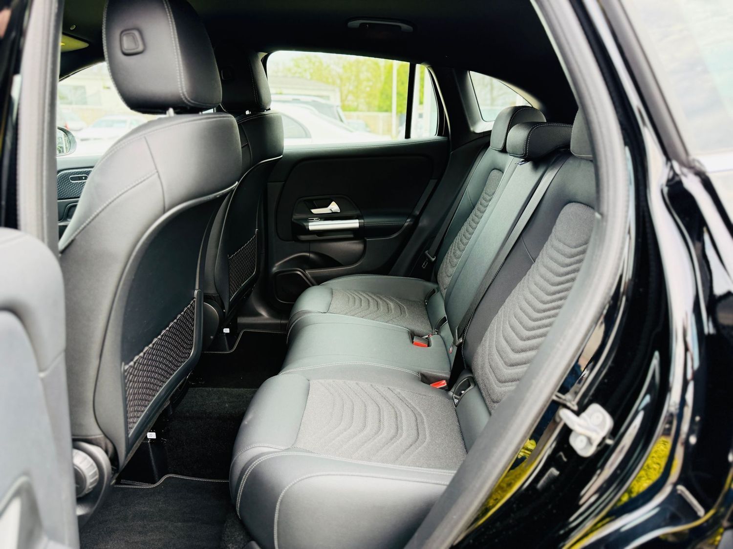 Fahrzeugabbildung Mercedes-Benz GLA 200 d PROGRESSIVE, AHK schw., LED, RFK, PTS,