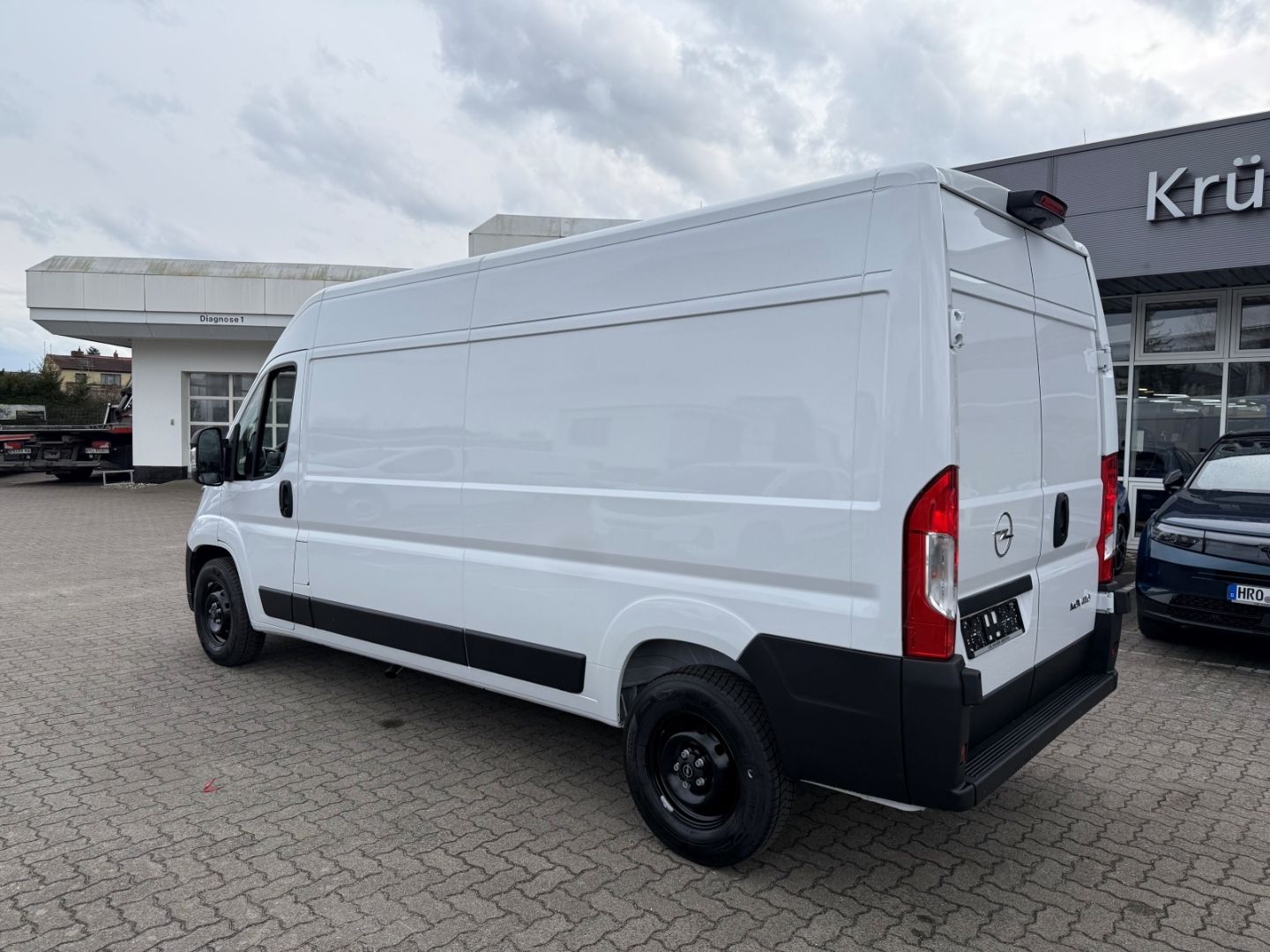 Fahrzeugabbildung Opel Movano 2.2 Blue HDI 140 L3H2 mit Allwetter