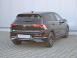Volkswagen Golf VIII 1.5 Style AHK/LED/NAVI+RFK/17-ZOLL/BUS - Volkswagen Golf mit Benzin-Antrieb: Limousine, Klimaanlage