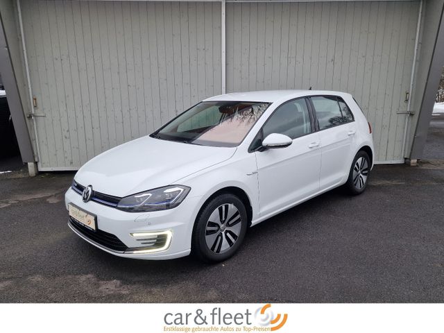 Volkswagen e-Golf VII Lim. Navi LED SiHz PDC ACC Wärmepumpe