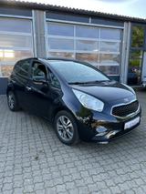 Kia Venga UEFA Euro 2016 - Kia Venga mit Benzin-Antrieb: Kleinbus