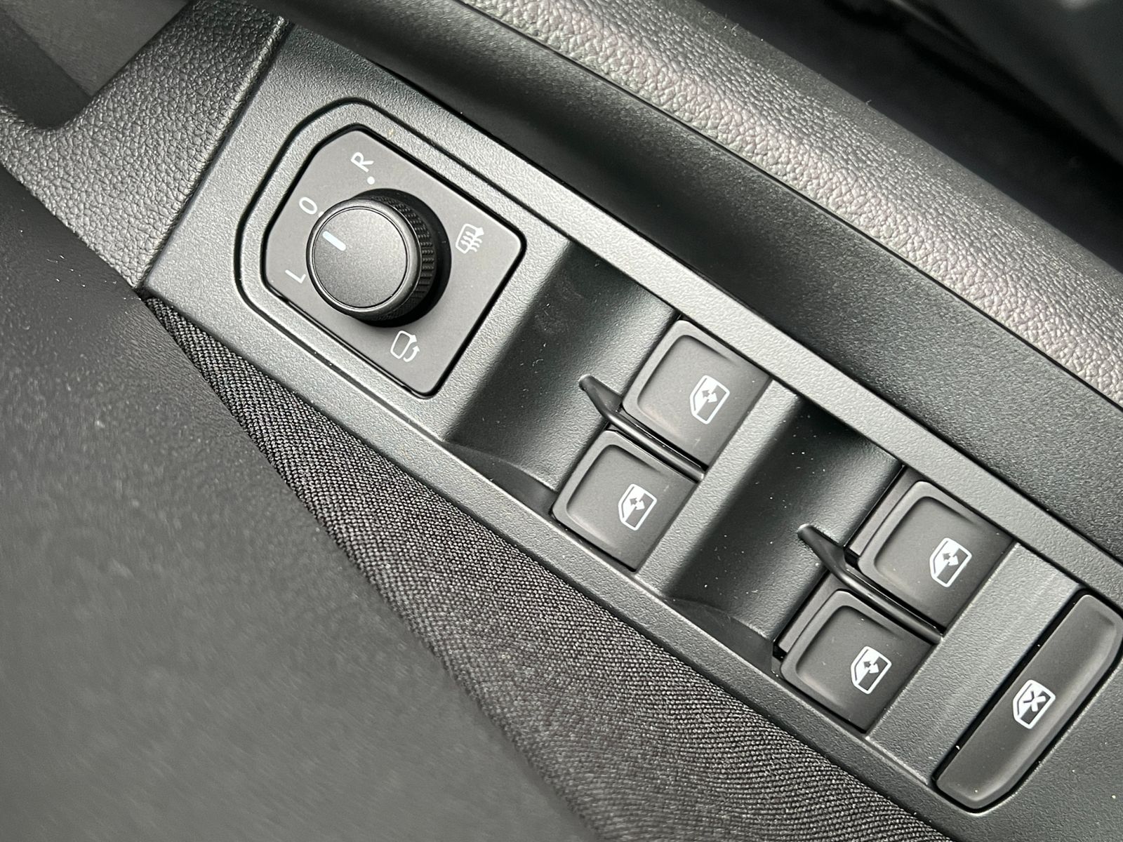 Fahrzeugabbildung SKODA Kamiq Tour 1.5 TSI DSG *BlackStyle, AHK, ACC, Ka