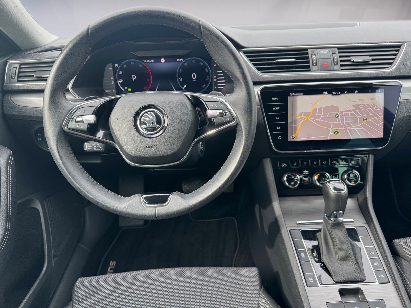 Fahrzeugabbildung SKODA Superb Combi Style 2.0 TDI