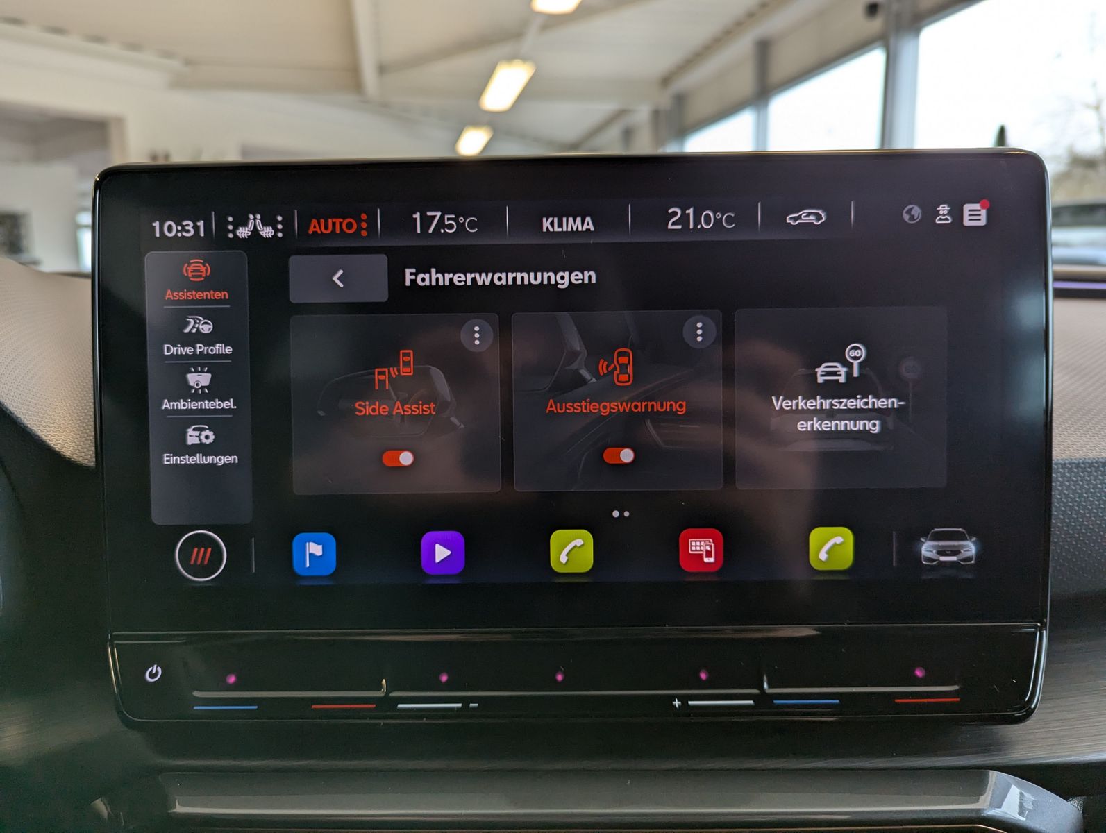 Fahrzeugabbildung CUPRA Leon 1.5eTSI DSG Matrix Cam Vision+ Full Link