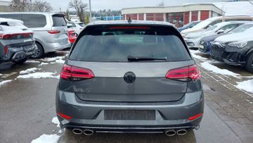 Volkswagen Golf - 6