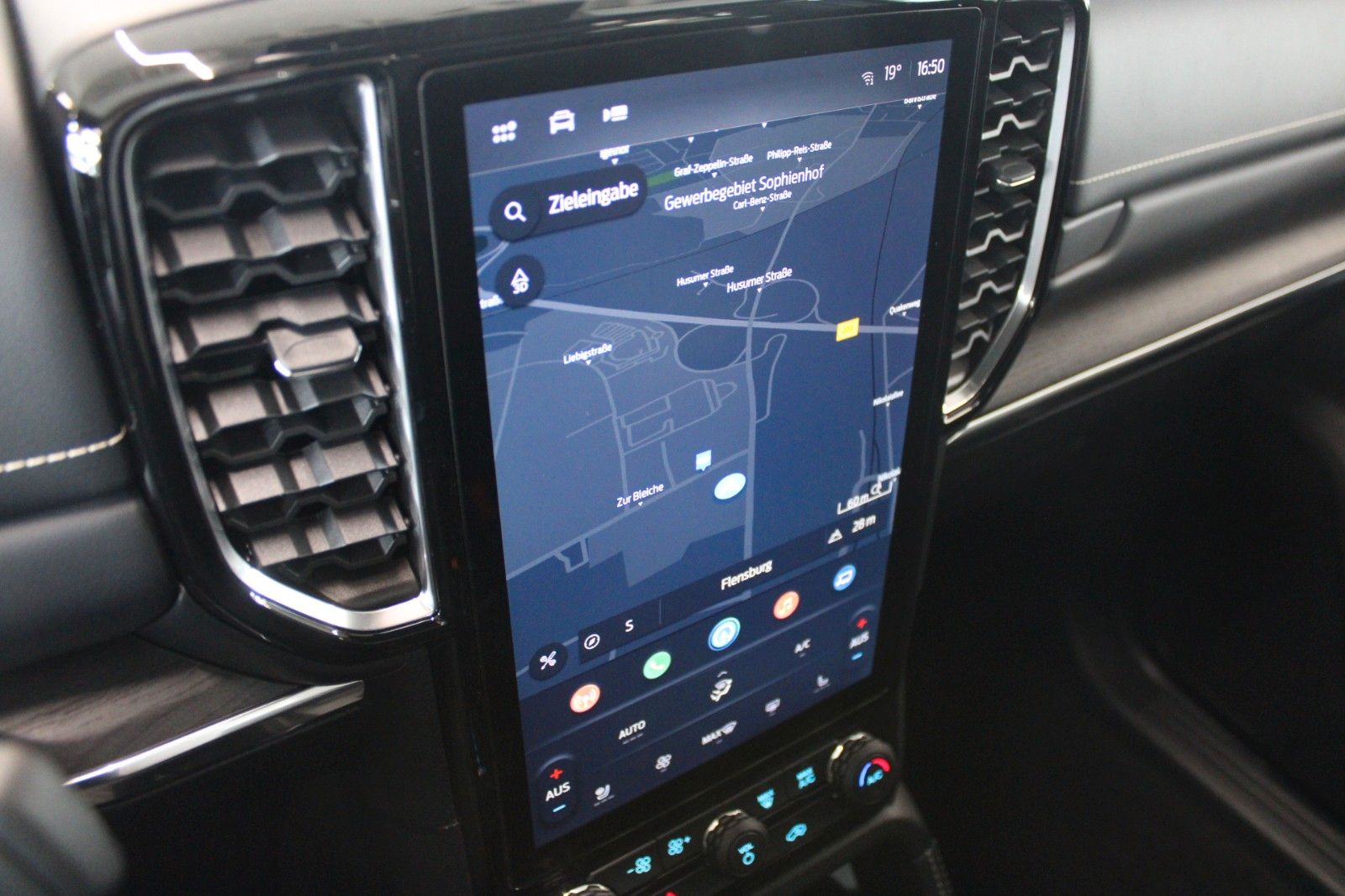 Fahrzeugabbildung Ford Ranger Platinum Automatik LEDER AHK ROLLO STDH