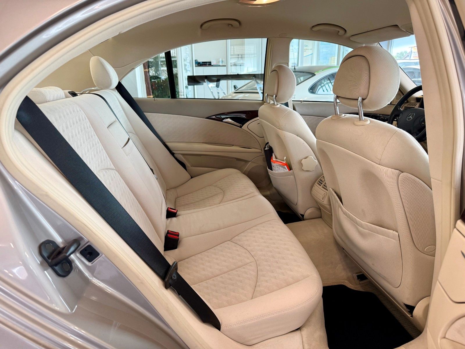Fahrzeugabbildung Mercedes-Benz E 200 Classic