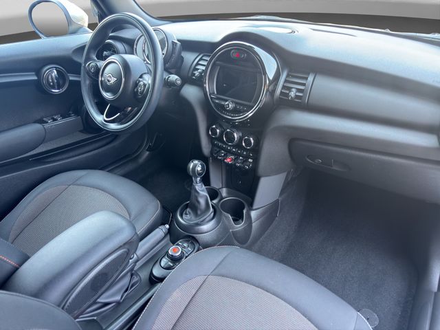 Fahrzeugabbildung MINI One Cabrio Pepper+LED+Keyless+Sitzhzg.+PDC