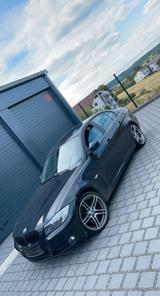 BMW E90 320i - BMW 320: E90