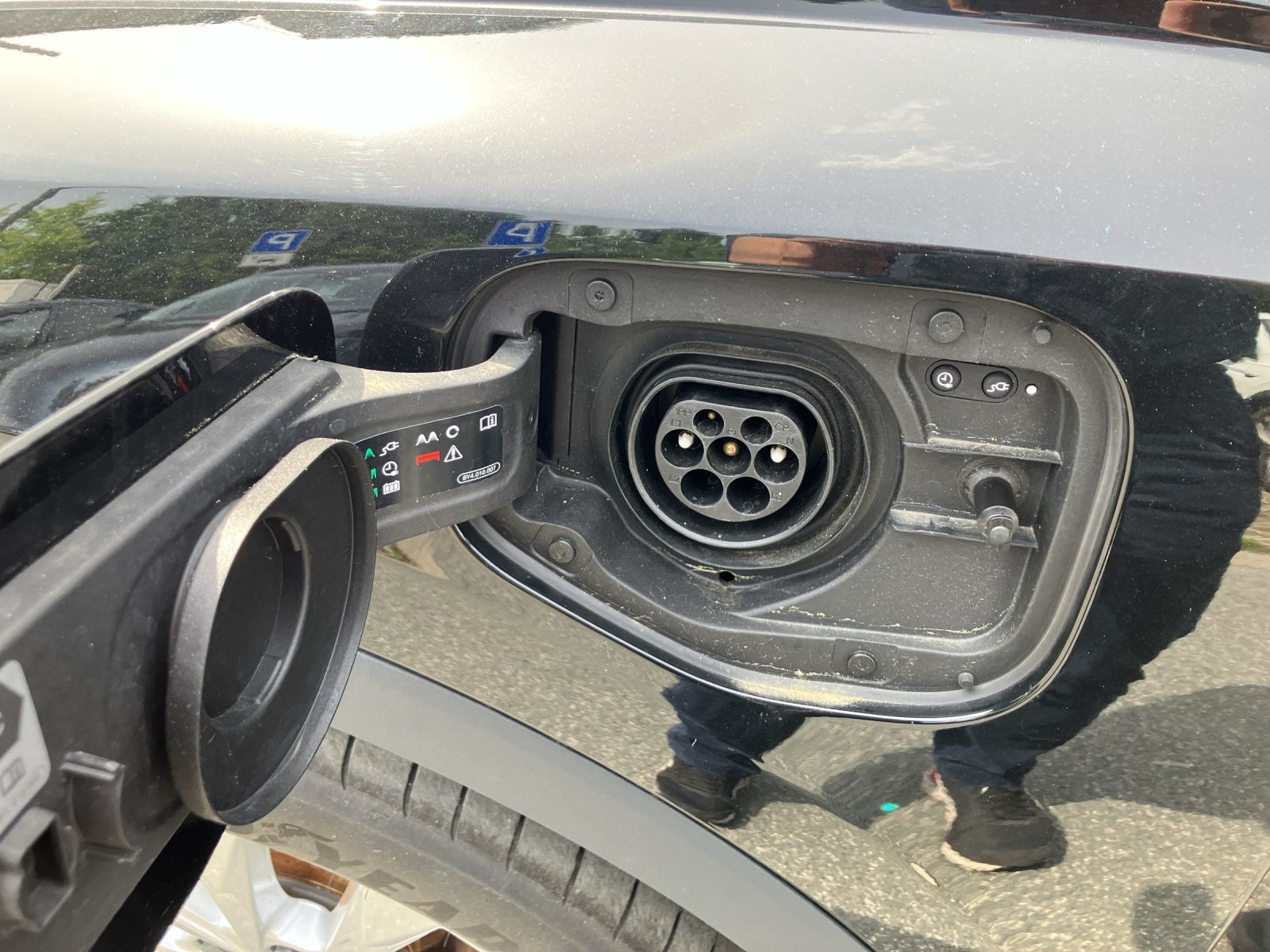 Fahrzeugabbildung Audi Q3 45 TFSI e MATRIX NAVI AHK RFK SHZ GRA