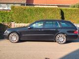 Mercedes-Benz E280T Schaltgetriebe Avantgarde AMG Paket - Mercedes-Benz 280 mit Benzin-Antrieb: Leder, Kombi