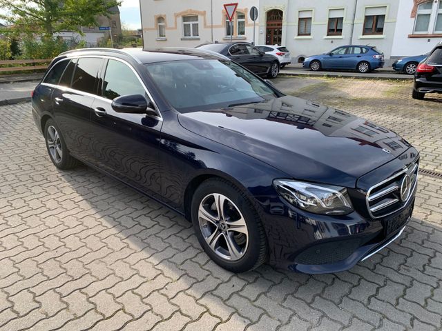 Mercedes-Benz E 220 d 4Matic  Beam / Kamera / Distronic /