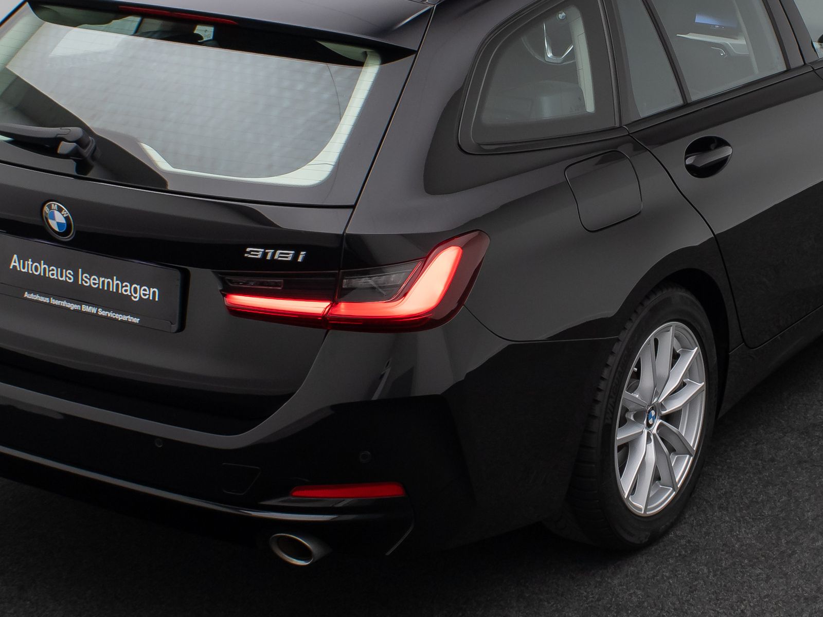 Fahrzeugabbildung BMW 318i Widscreen DAB GeschwindigReg PDC Cockpit+