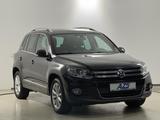 Volkswagen Tiguan TDI Lounge Sport&Style AHK Navi Kamera - Volkswagen Tiguan: Schwarz