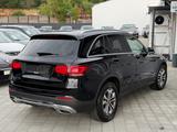 Mercedes-Benz GLC 220 d 4Matic*1.HAND*MWST*AHK*R.KAM*LED - gebrauchte Mercedes-Benz GLC 220 aus dem Jahr 2021