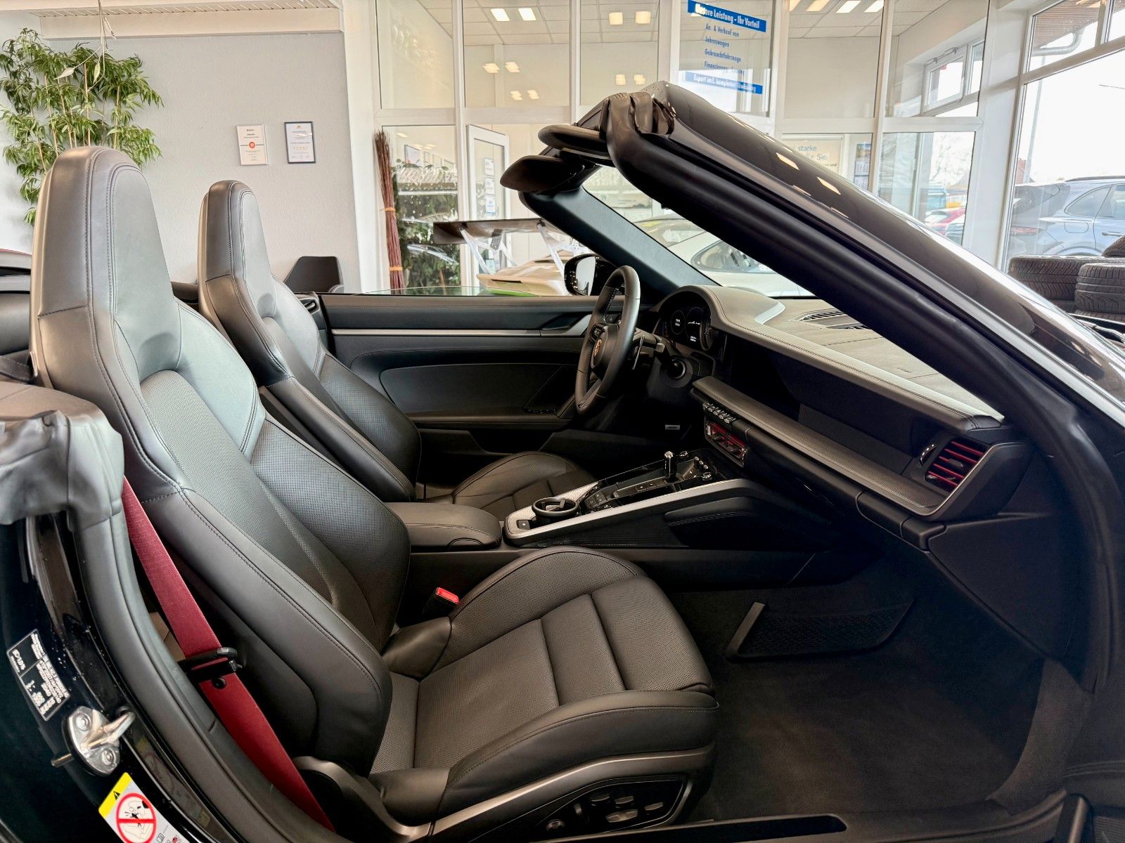 Fahrzeugabbildung Porsche 911 992 Carrera S Cabrio SportDesign/Sportabgas