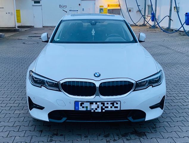 BMW 320d xDrive M Sport /Ambiente/Kamara/Schiebedach