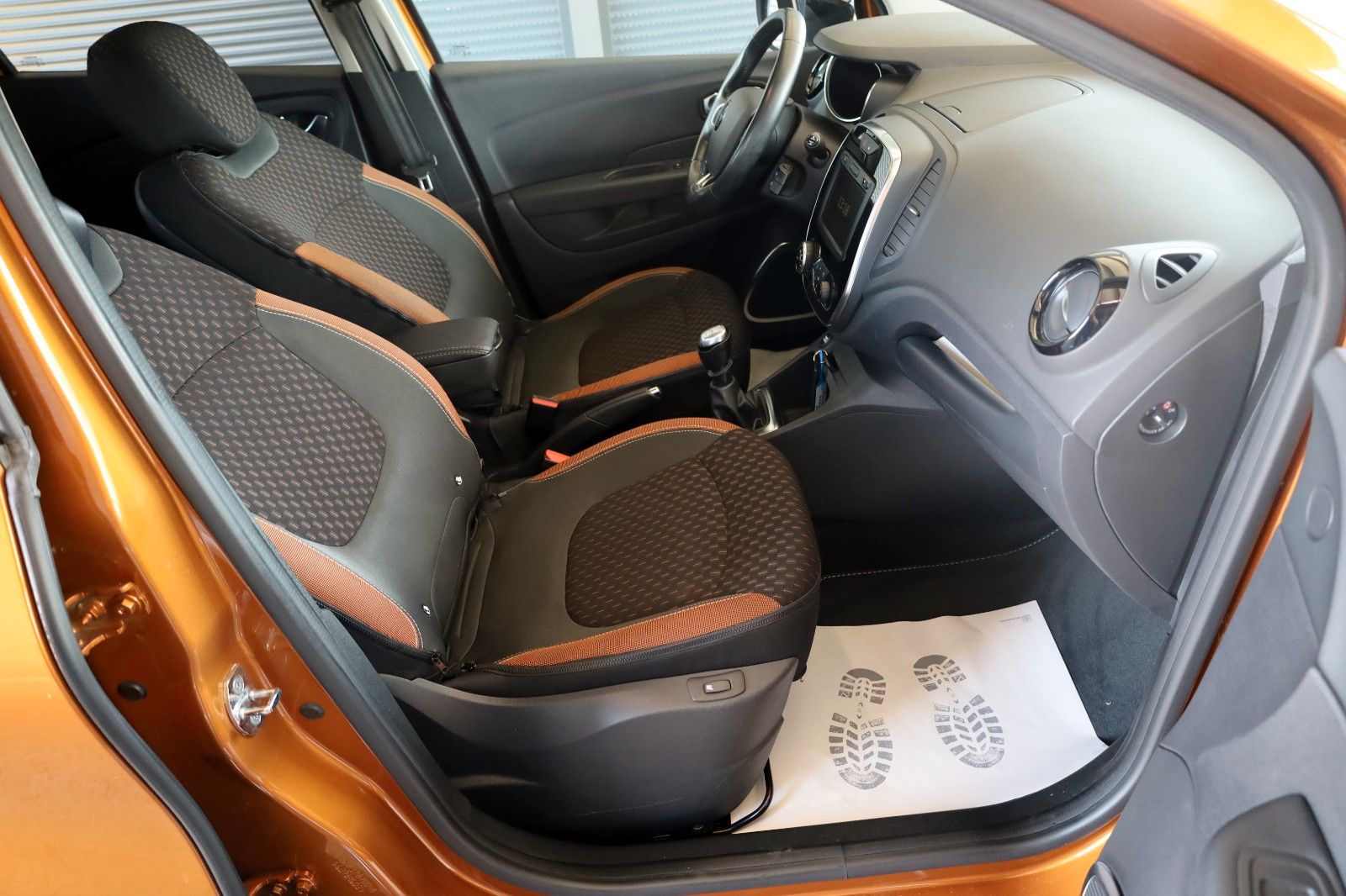 Fahrzeugabbildung Renault Captur Collection Navi,SH,PDC,Kamera