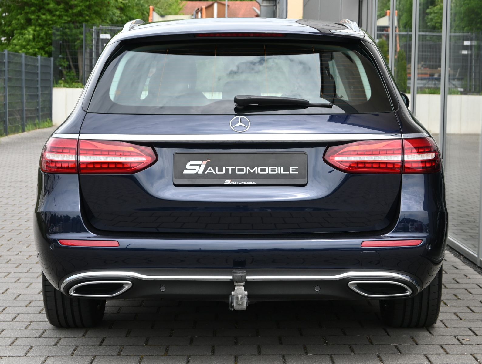 Fahrzeugabbildung Mercedes-Benz E 220 d T 9G-Tr. Exclusive °ACC°AHK°HEAD-UP°MEMO