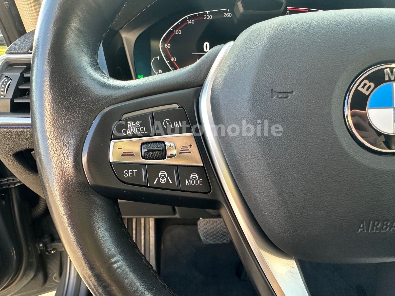 Fahrzeugabbildung BMW 320dxDrive Touring Sport-Line/Laser/Pano/ACC/AHK