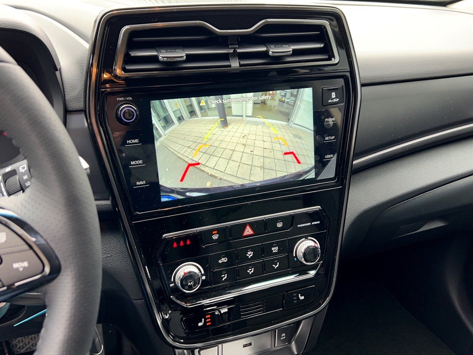 Fahrzeugabbildung Ssangyong Tivoli Fizz 1.5 T-GDI 6AT+SHZ + LMF + PDC +NAVI