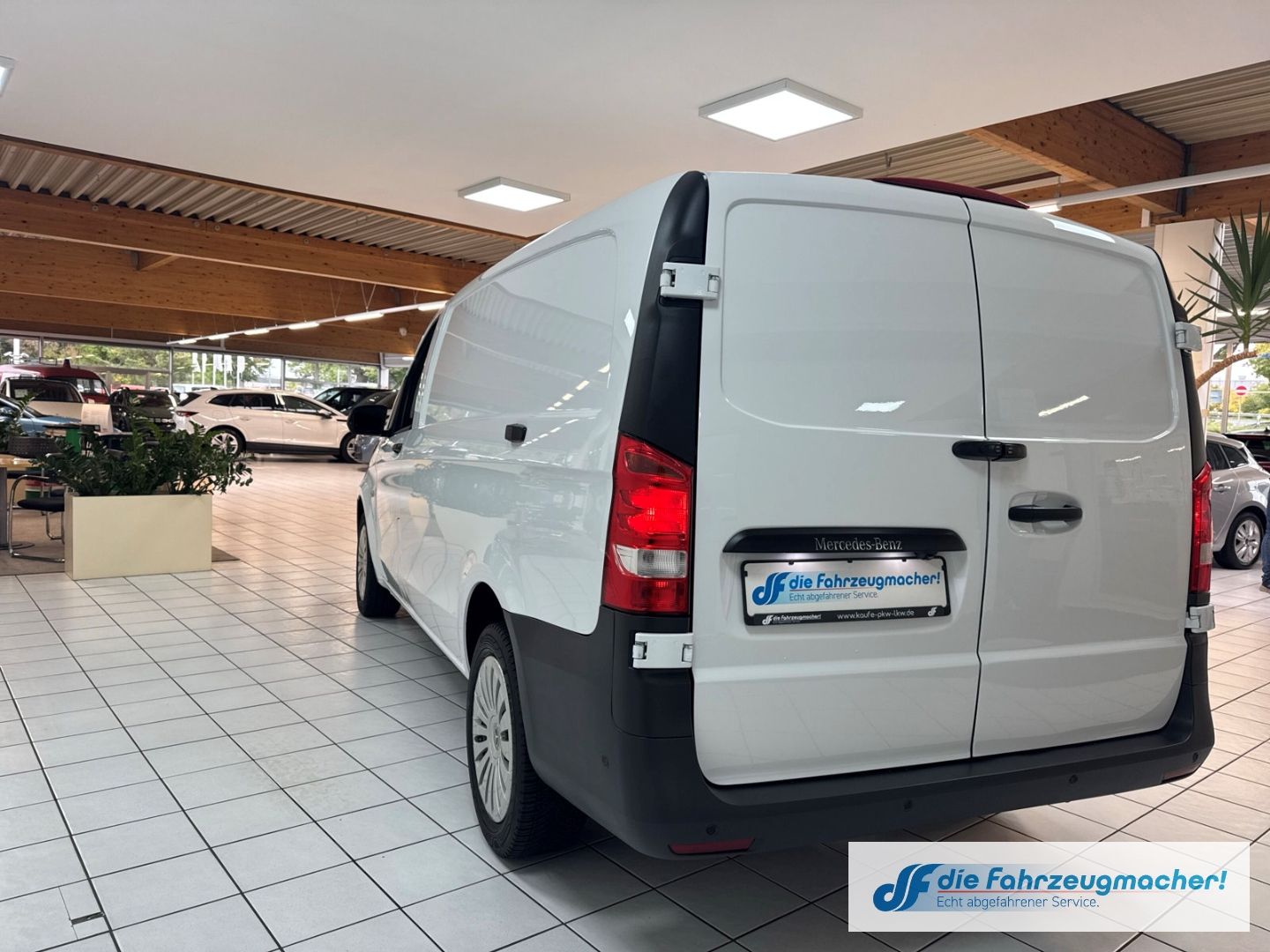Fahrzeugabbildung Mercedes-Benz Vito Kasten 116 CDI PRO Facelift lang Navi Apple