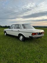 Mercedes-Benz 200 - Mercedes-Benz 200 in Frankfurt (Main)