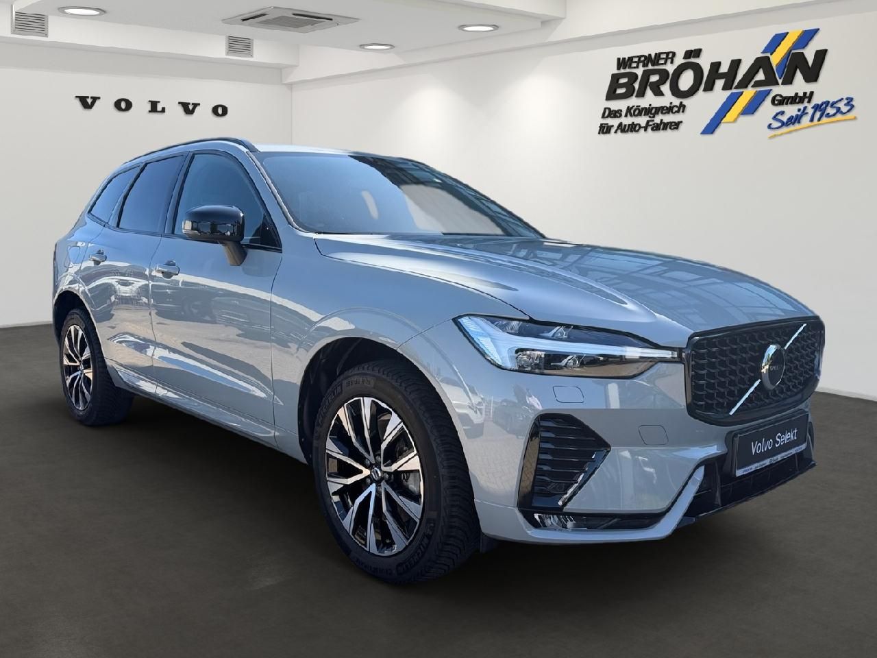 Fahrzeugabbildung Volvo XC60 B4 Diesel Plus Dark 2WD