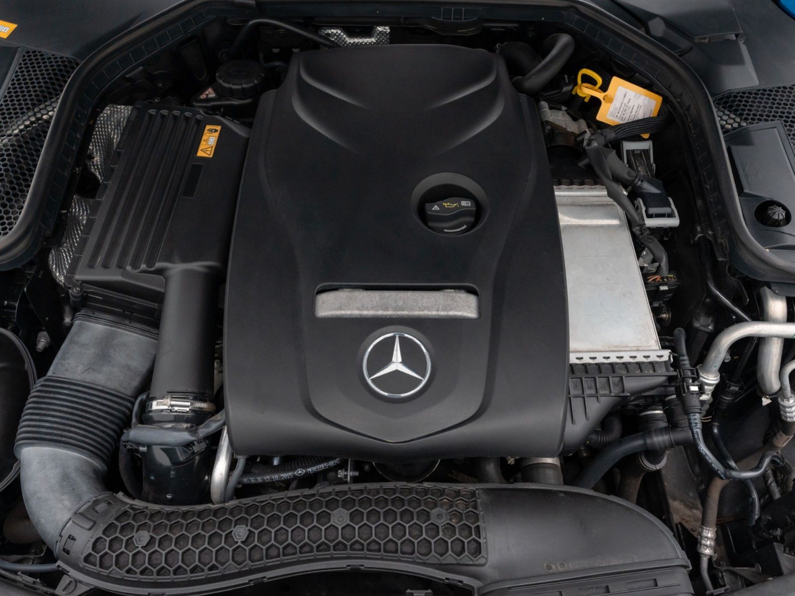 Fahrzeugabbildung Mercedes-Benz C 250 Avantgarde PDC LED Navi AHK Sport LM