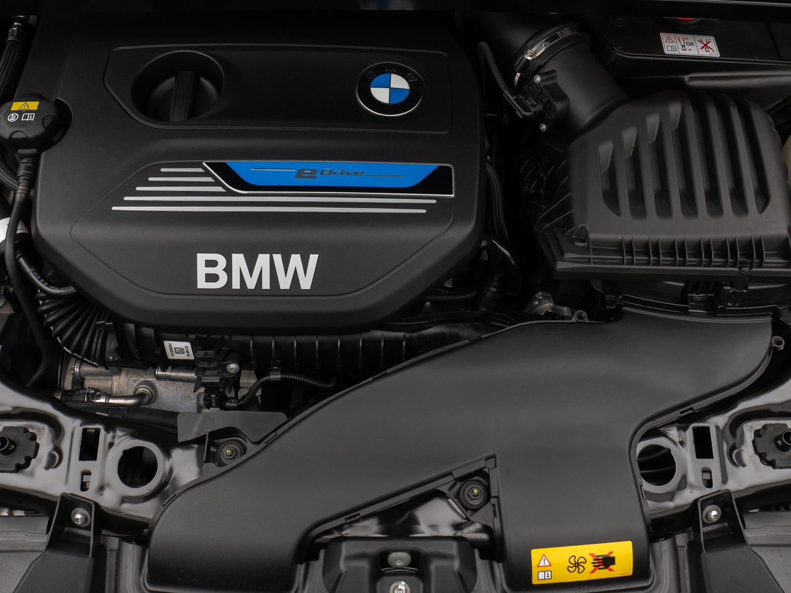 Fahrzeugabbildung BMW X1 xD25e Sport Line Parkassist DAB HiFi Komfort