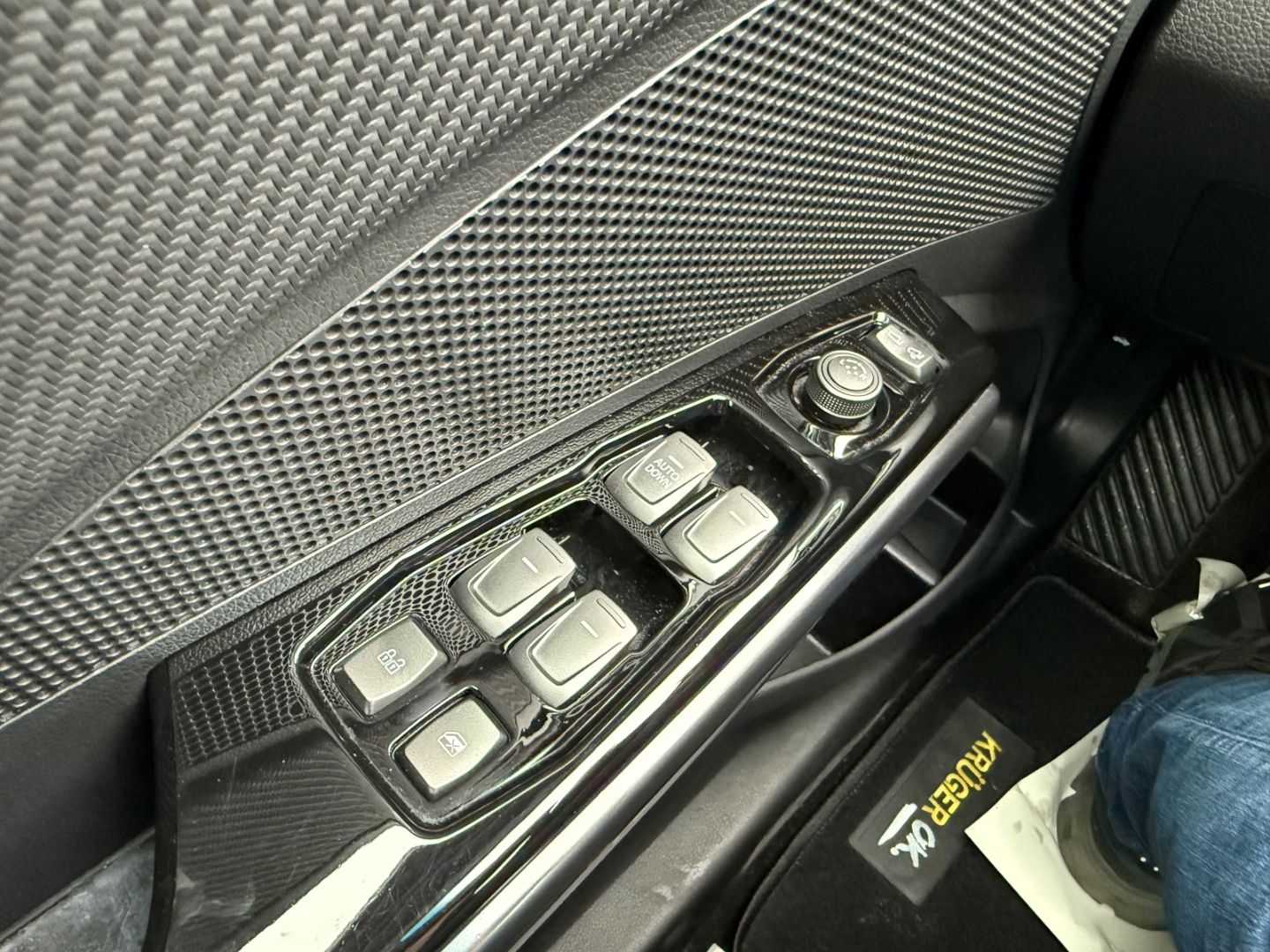Fahrzeugabbildung KGM Tivoli 1.5 T-GDI Fizz mit LHZ+SHZ+Kamera