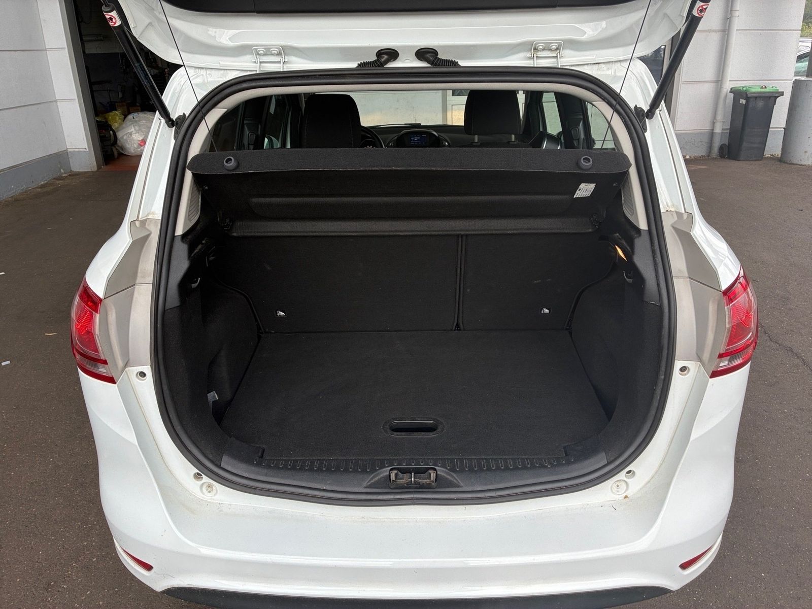 Fahrzeugabbildung Ford B-MAX 1.0 EcoBoost Titanium SHZ,Keyless,LM,FLA