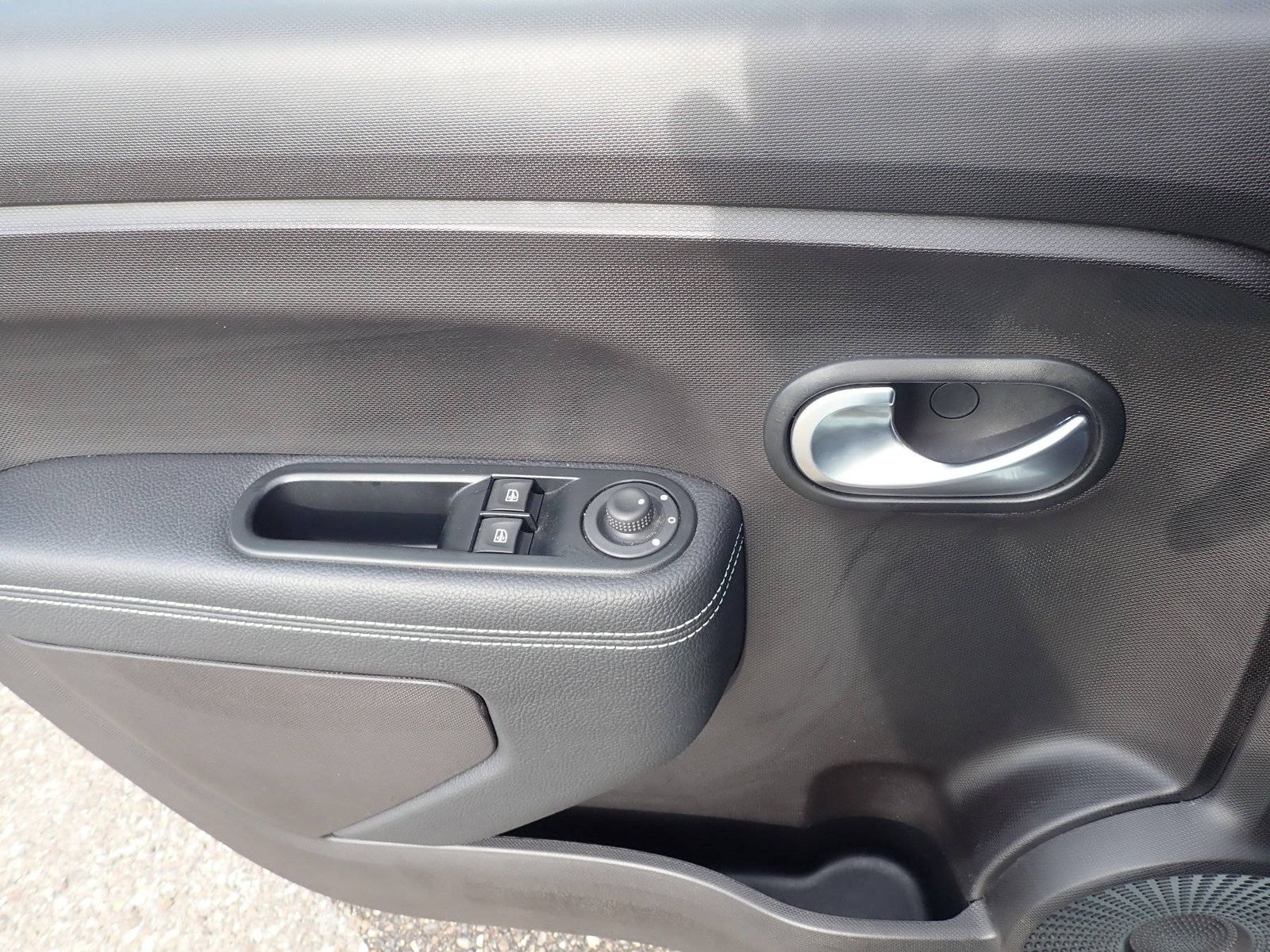 Fahrzeugabbildung Renault Twingo La Parisienne TCe 90 EDC