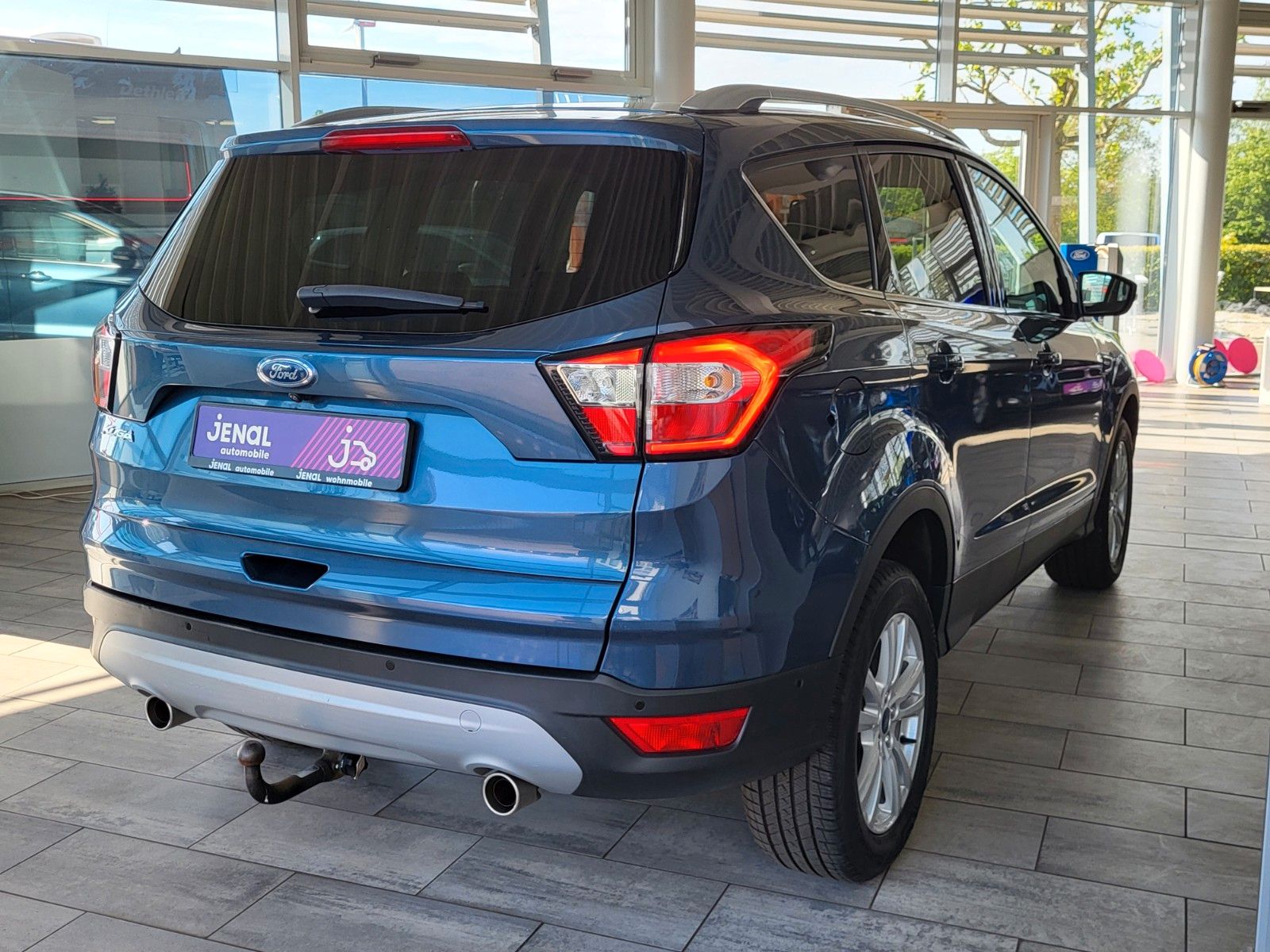 Fahrzeugabbildung Ford Kuga Titanium Autom., AHK abnehmbar, Winter-P.