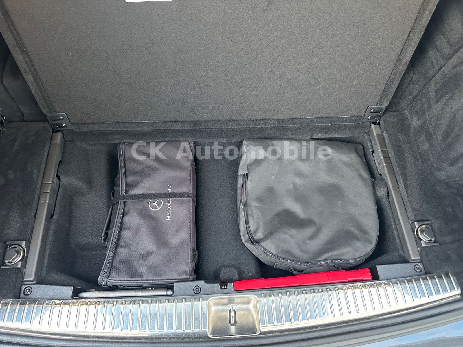 Fahrzeugabbildung Mercedes-Benz E 300de T 4Matic Avantgarde/Navi/360°Kam/LED/AHK