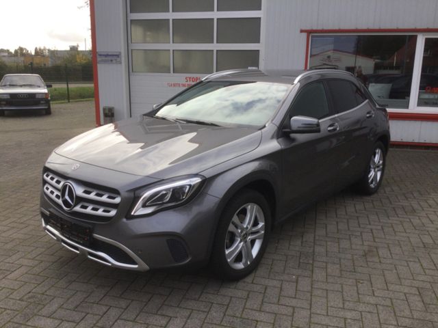 Mercedes-Benz GLA -Klasse GLA 220 CDI / d 4Matic AHK + Navi. !