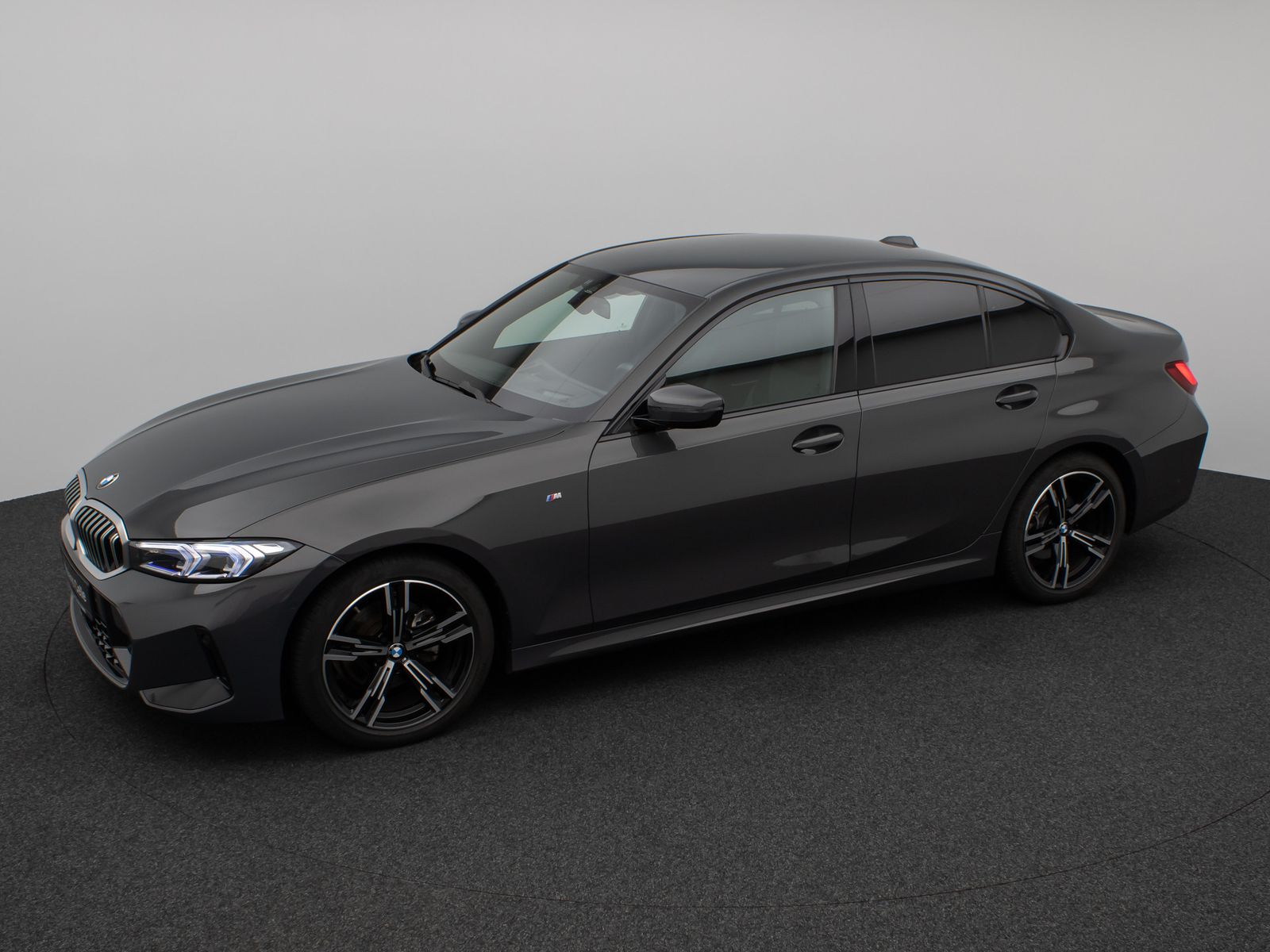 Fahrzeugabbildung BMW 320d  xD M Sport Kamera DAB HiFi Stop&Go Komfort