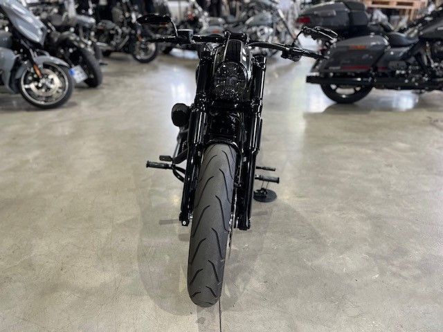 Fahrzeugabbildung Harley-Davidson FXBR Breakout Umbau Jekill Airride 260er Custom