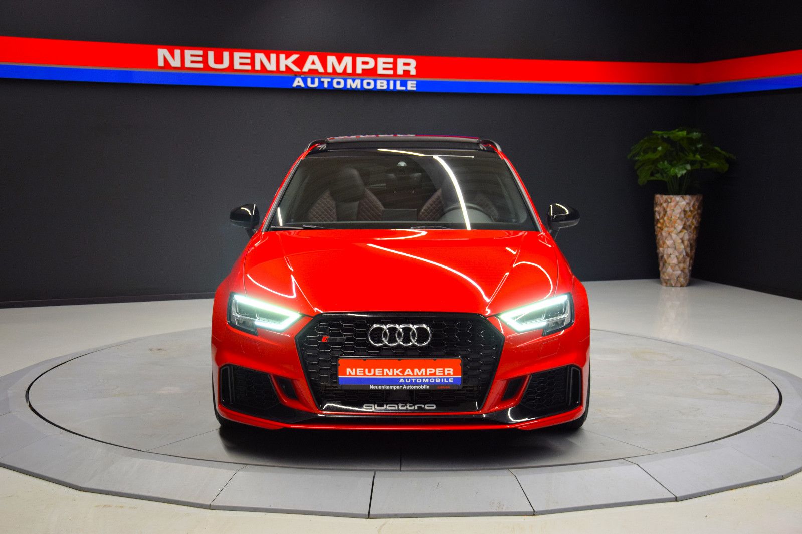 Fahrzeugabbildung Audi RS3 Sportback 2.5 TFSI quattro Pano Schale B&O